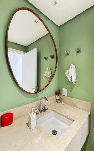 Apartamento à venda com 190m², 4 quartos e 3 vagas Apartamento à venda com 190m², 4 quartos e 3 vagasLavabo