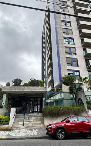 Apartamento à venda com 190m², 4 quartos e 3 vagas Apartamento à venda com 190m², 4 quartos e 3 vagasFachada