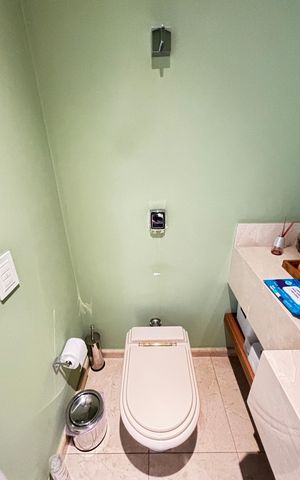 Apartamento à venda com 190m², 4 quartos e 3 vagas Apartamento à venda com 190m², 4 quartos e 3 vagasLavabo