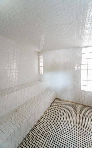Apartamento à venda com 190m², 4 quartos e 3 vagas Apartamento à venda com 190m², 4 quartos e 3 vagasSaúna