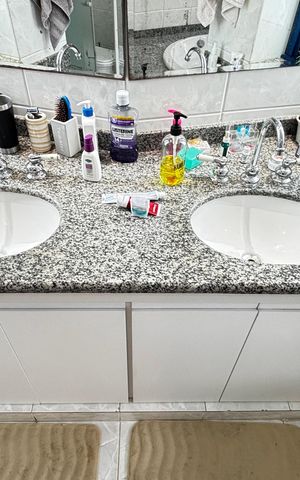 Apartamento à venda com 190m², 4 quartos e 3 vagas Apartamento à venda com 190m², 4 quartos e 3 vagasBanheiro da Suíte