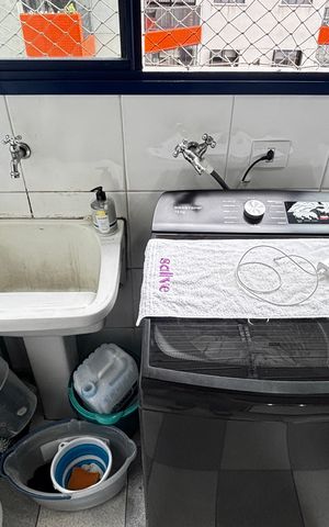 Apartamento à venda com 190m², 4 quartos e 3 vagas Apartamento à venda com 190m², 4 quartos e 3 vagasÁrea de Serviço