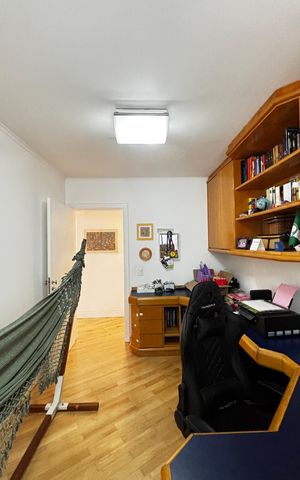Apartamento à venda com 190m², 4 quartos e 3 vagas Apartamento à venda com 190m², 4 quartos e 3 vagasQuarto 3 - Escritorio
