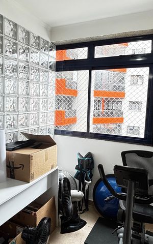 Apartamento à venda com 190m², 4 quartos e 3 vagas Apartamento à venda com 190m², 4 quartos e 3 vagasQuarto 3 - Escritorio