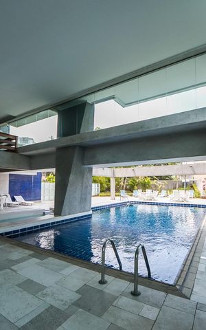 Apartamento à venda com 190m², 4 quartos e 3 vagas Apartamento à venda com 190m², 4 quartos e 3 vagasPiscina