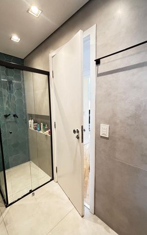 Apartamento à venda com 190m², 4 quartos e 3 vagas Apartamento à venda com 190m², 4 quartos e 3 vagasBanheiro
