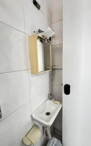 Apartamento à venda com 190m², 4 quartos e 3 vagas Apartamento à venda com 190m², 4 quartos e 3 vagasÁrea de Serviço - Banheiro