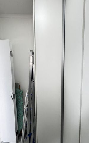 Apartamento à venda com 190m², 4 quartos e 3 vagas Apartamento à venda com 190m², 4 quartos e 3 vagasÁrea de Serviço - Banheiro