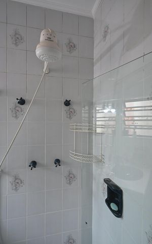 Casa à venda com 280m², 4 quartos e 2 vagasBanheiro Suíte 2