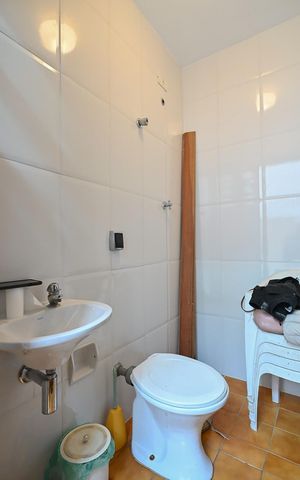Casa à venda com 280m², 4 quartos e 2 vagasBanheiro de Serviço