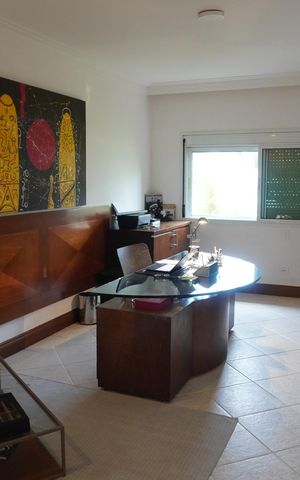 Casa de condomínio para alugar com 400m², 2 quartos e 4 vagasEscritório