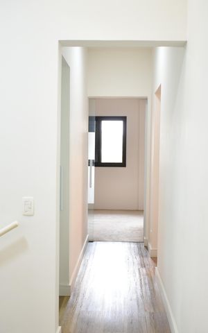 Casa à venda com 220m², 4 quartos e 4 vagasCORREDOR