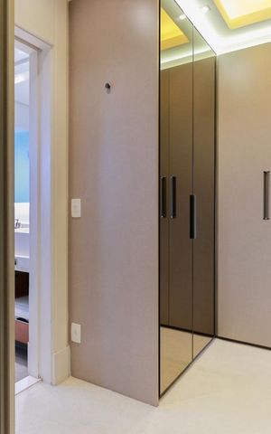 Apartamento à venda com 252m², 3 quartos e 4 vagasCloset da suíte 1