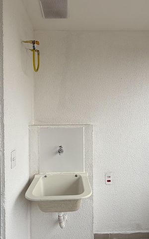 Apartamento para alugar com 37m², 2 quartos e sem vaga Apartamento para alugar com 37m², 2 quartos e sem vagaVaranda