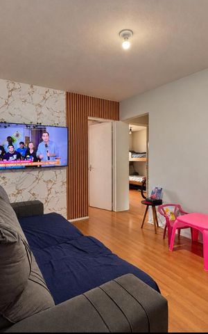 Apartamento à venda com 50m², 2 quartos e 1 vaga Apartamento à venda com 50m², 2 quartos e 1 vagaSala