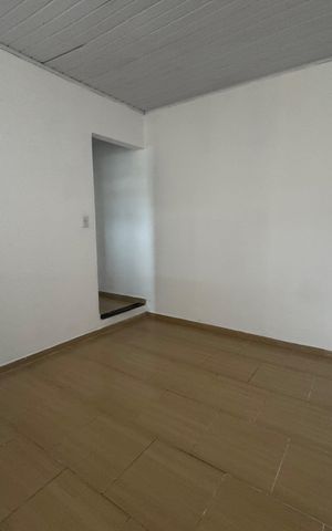 Casa para alugar com 80m², 2 quartos e sem vaga Casa para alugar com 80m², 2 quartos e sem vagaSala