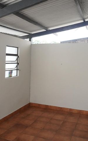 Casa à venda com 270m², 4 quartos e 2 vagasCozinha e Área de Serviço