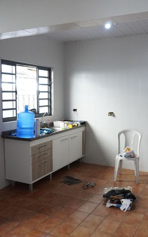 Casa à venda com 270m², 4 quartos e 2 vagasCozinha e Área de Serviço