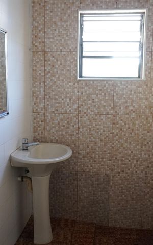 Casa à venda com 270m², 4 quartos e 2 vagasBanheiro 2