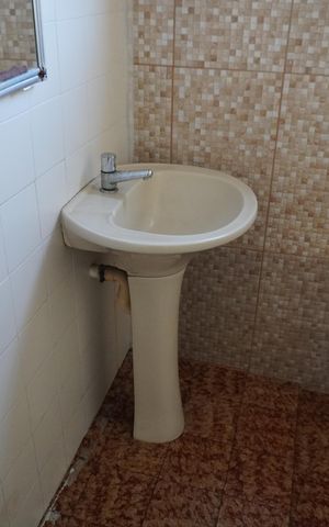 Casa à venda com 270m², 4 quartos e 2 vagasBanheiro 2