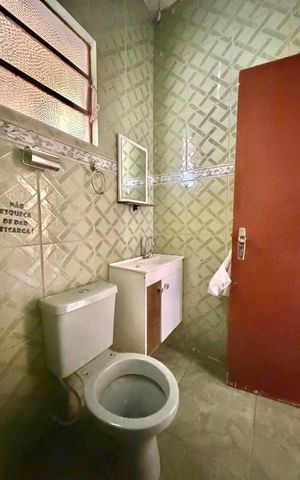 Casa à venda com 140m², 4 quartos e 5 vagas Casa à venda com 140m², 4 quartos e 5 vagasBanheiro