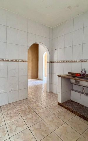 Casa à venda com 140m², 4 quartos e 5 vagas Casa à venda com 140m², 4 quartos e 5 vagasCozinha e Área de Serviço