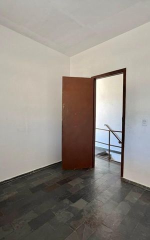 Casa à venda com 140m², 4 quartos e 5 vagas Casa à venda com 140m², 4 quartos e 5 vagasQuarto
