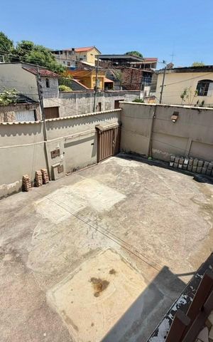 Casa à venda com 140m², 4 quartos e 5 vagas Casa à venda com 140m², 4 quartos e 5 vagasVista