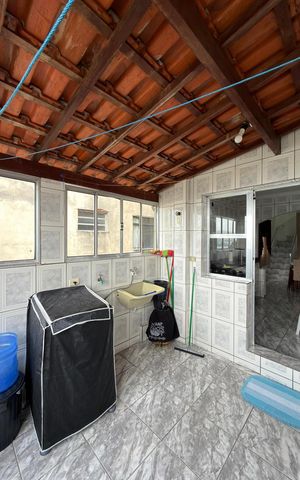 Casa à venda com 225m², 6 quartos e 1 vaga Casa à venda com 225m², 6 quartos e 1 vagaÁrea de serviço