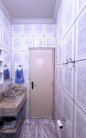 Casa à venda com 225m², 6 quartos e 1 vaga Casa à venda com 225m², 6 quartos e 1 vagaBanheiro Social