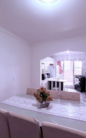 Casa à venda com 225m², 6 quartos e 1 vaga Casa à venda com 225m², 6 quartos e 1 vagaCozinha