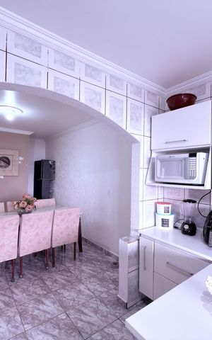 Casa à venda com 225m², 6 quartos e 1 vaga Casa à venda com 225m², 6 quartos e 1 vagaCozinha