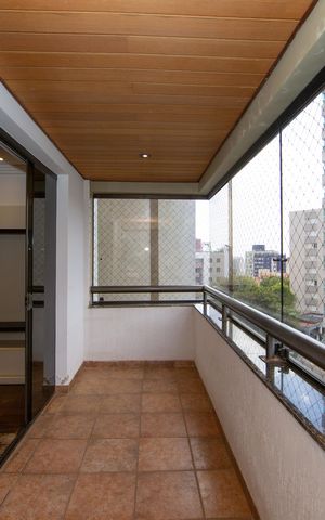 Apartamento à venda com 196m², 4 quartos e 3 vagas Apartamento à venda com 196m², 4 quartos e 3 vagasVARANDA