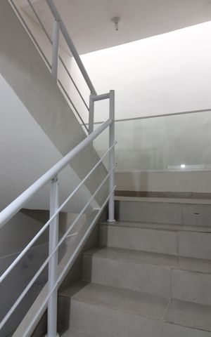 Apartamento para alugar com 60m², 2 quartos e sem vagaescada de acesso