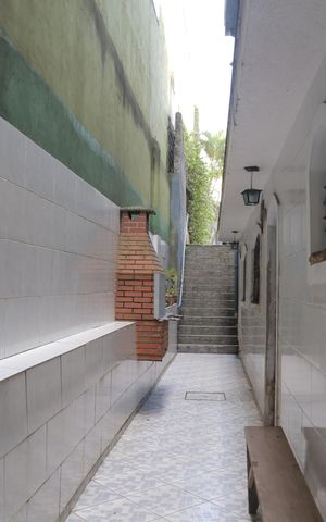 Casa à venda com 500m², 3 quartos e 3 vagas Casa à venda com 500m², 3 quartos e 3 vagasQuintal com churrasqueira