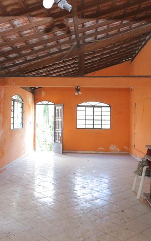 Casa à venda com 500m², 3 quartos e 3 vagas Casa à venda com 500m², 3 quartos e 3 vagasÁrea externa