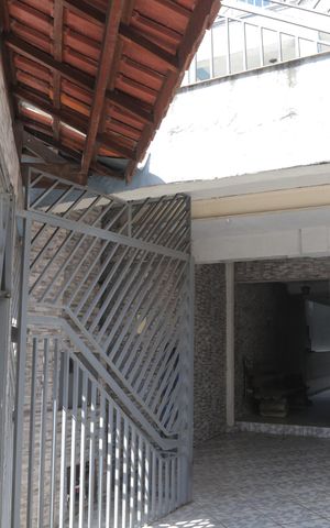 Casa à venda com 500m², 3 quartos e 3 vagas Casa à venda com 500m², 3 quartos e 3 vagasÁrea externa