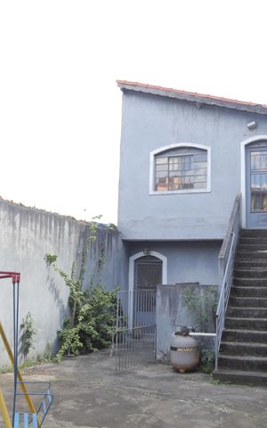 Casa à venda com 500m², 3 quartos e 3 vagas Casa à venda com 500m², 3 quartos e 3 vagasÁrea externa