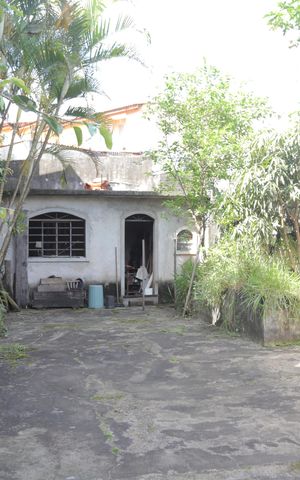 Casa à venda com 500m², 3 quartos e 3 vagas Casa à venda com 500m², 3 quartos e 3 vagasEdicula