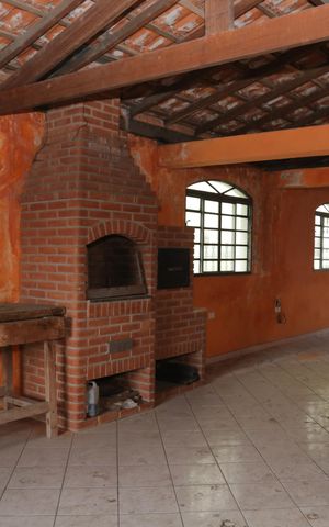 Casa à venda com 500m², 3 quartos e 3 vagas Casa à venda com 500m², 3 quartos e 3 vagasÁrea externa