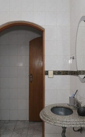 Casa à venda com 500m², 3 quartos e 3 vagas Casa à venda com 500m², 3 quartos e 3 vagasBanheiro social 2