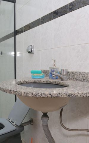 Casa à venda com 500m², 3 quartos e 3 vagas Casa à venda com 500m², 3 quartos e 3 vagasBanheiro social