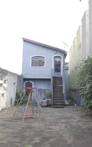 Casa à venda com 500m², 3 quartos e 3 vagas Casa à venda com 500m², 3 quartos e 3 vagasÁrea externa