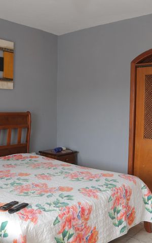 Casa à venda com 500m², 3 quartos e 3 vagas Casa à venda com 500m², 3 quartos e 3 vagasSuíte