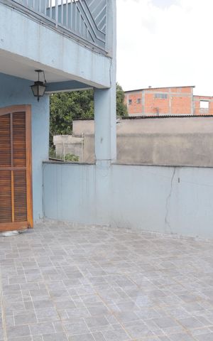 Casa à venda com 500m², 3 quartos e 3 vagas Casa à venda com 500m², 3 quartos e 3 vagasVaranda da suíte