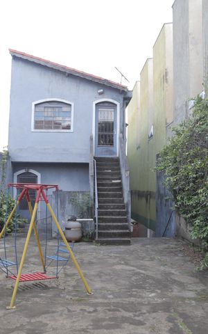 Casa à venda com 500m², 3 quartos e 3 vagas Casa à venda com 500m², 3 quartos e 3 vagasÁrea externa
