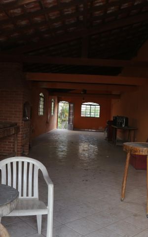 Casa à venda com 500m², 3 quartos e 3 vagas Casa à venda com 500m², 3 quartos e 3 vagasÁrea externa