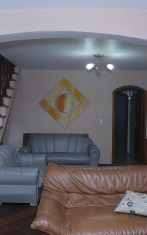 Casa à venda com 500m², 3 quartos e 3 vagas Casa à venda com 500m², 3 quartos e 3 vagasSala