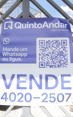 Casa à venda com 500m², 3 quartos e 3 vagas Casa à venda com 500m², 3 quartos e 3 vagasPlaca