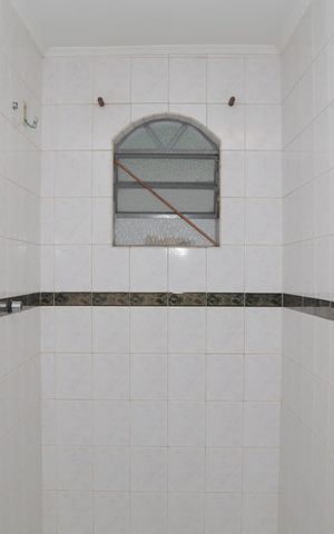 Casa à venda com 500m², 3 quartos e 3 vagas Casa à venda com 500m², 3 quartos e 3 vagasBanheiro social 2